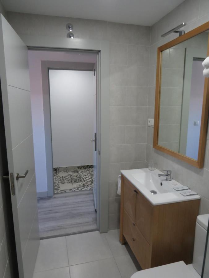 Hotel Alojamientos Aviche 6 Santander Ngoại thất bức ảnh